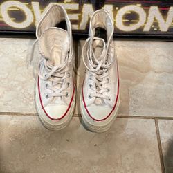 Men’s Size 6 Shoe Palace Converse, Chuck Taylor’s All-Star.