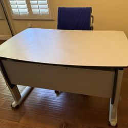 Premium kids desk and chair - moll Varence desk and moll Scooter chair