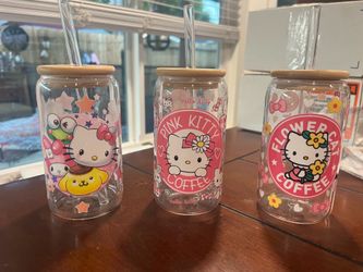 Hello Kitty Gas cup with bamboo lid and straw