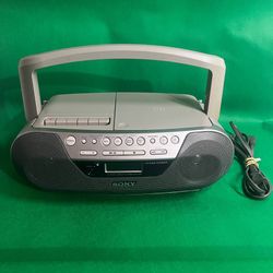 Sony CFD-S05 CD Cassette Boombox AM/FM Radio - Works Great!