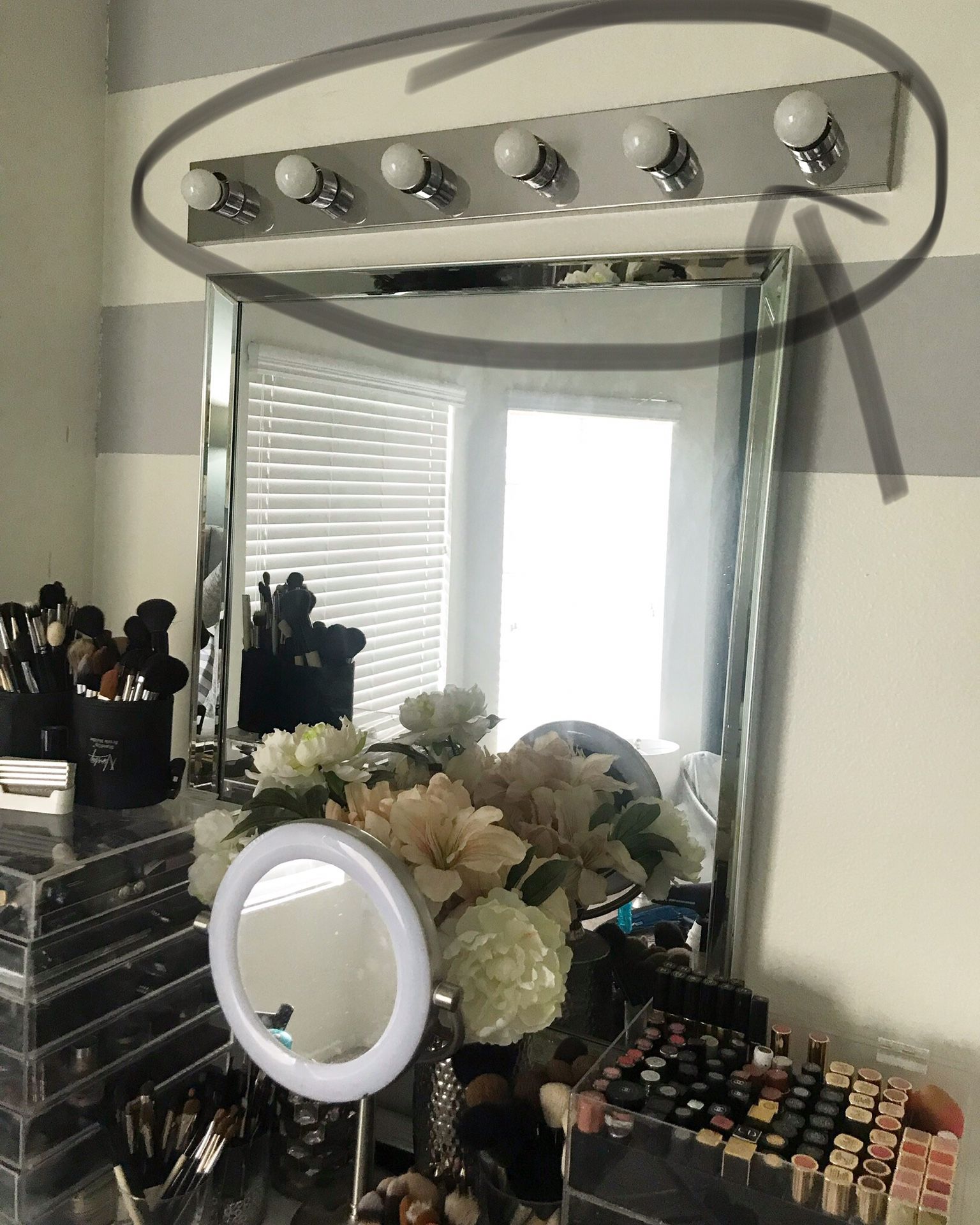 Vanity light decor $25