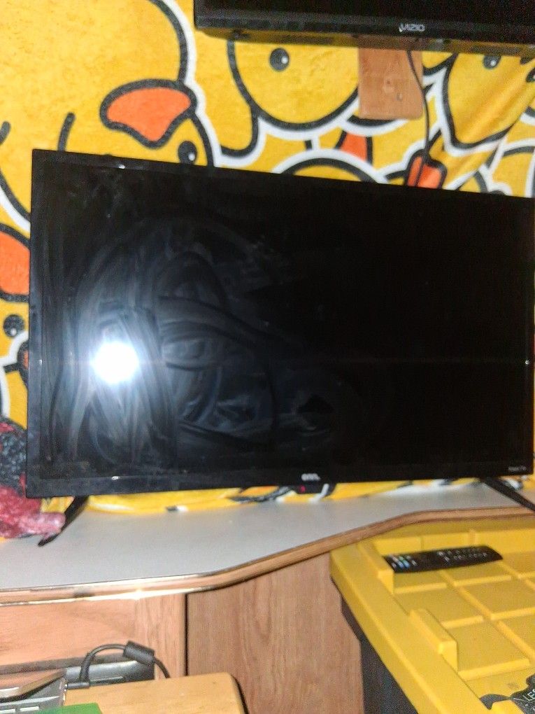 onn. Roku Tv (Read Description)