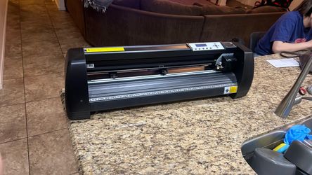 Vinyl cutter and cutting plotter.