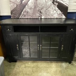 TV Stand/ Entertainment Center 