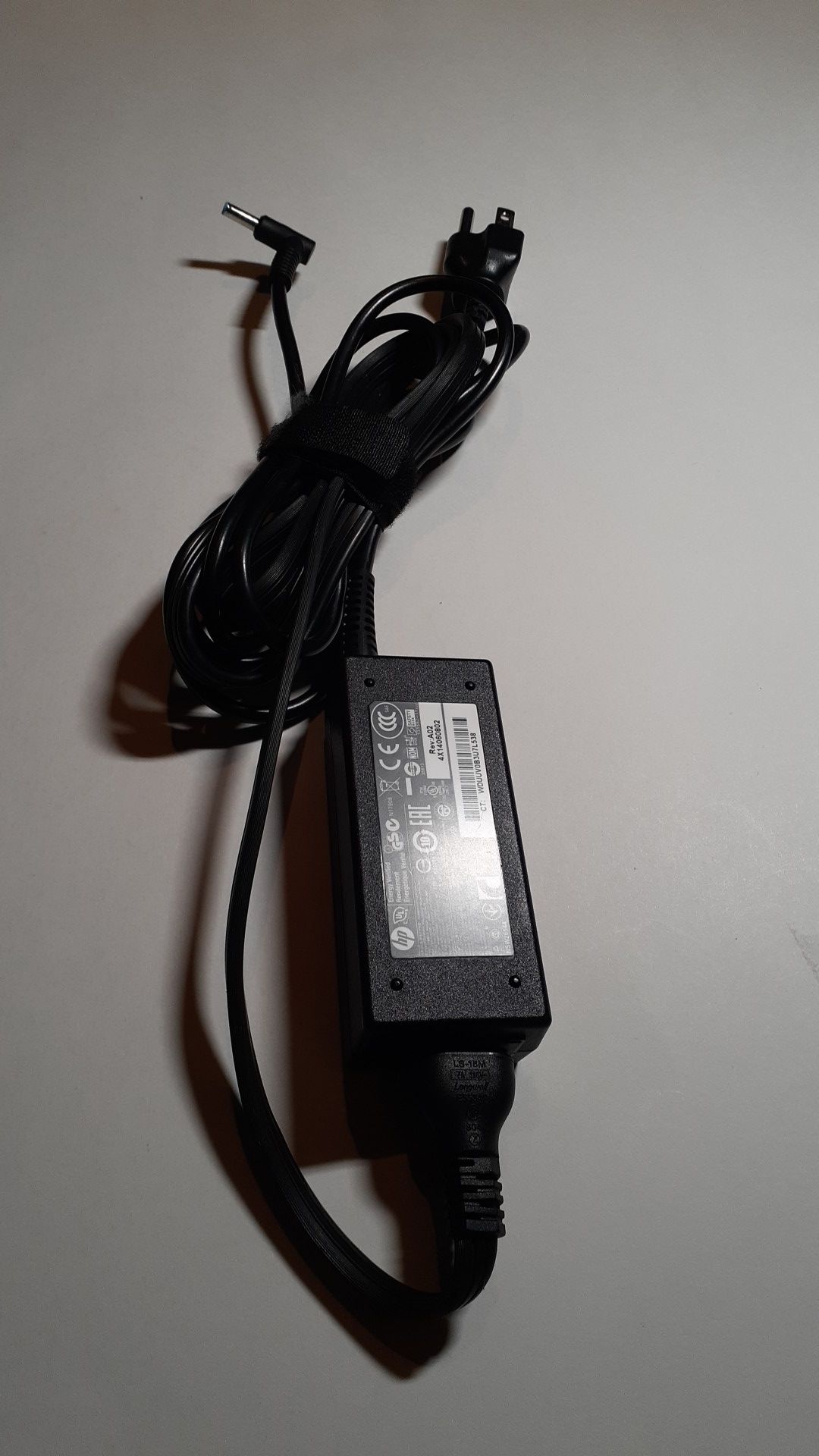 HP AC ADAPTER 45 WATT