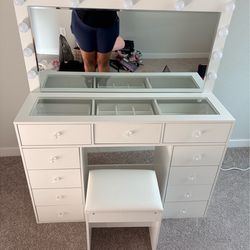White Hollywood vanity