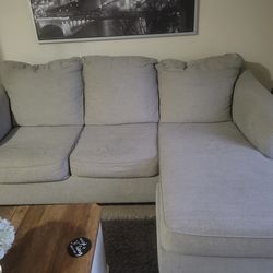 **Couch W/Chaise**