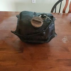 Scooted/small Vehicle Gas Tank With Filter
