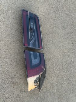 Tesla model s taillights