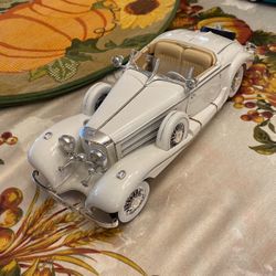 Maisto 1936 Mercedes Benz 500 K 1/18