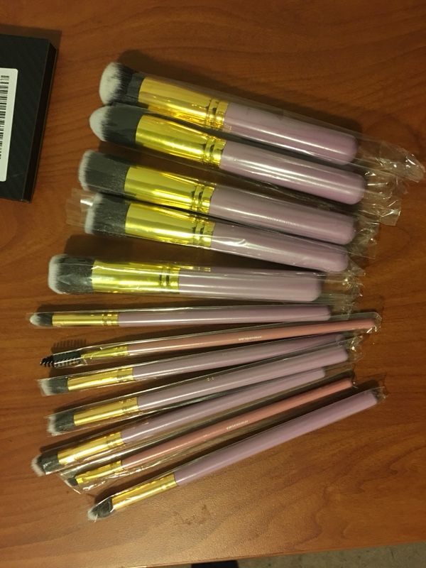 Powder brush/ make up brush