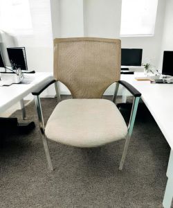Global Guest Chair – From $199.99 📦 Florida
