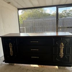 Black Wooden dresser 9-Drawers For An Affordable Price!!