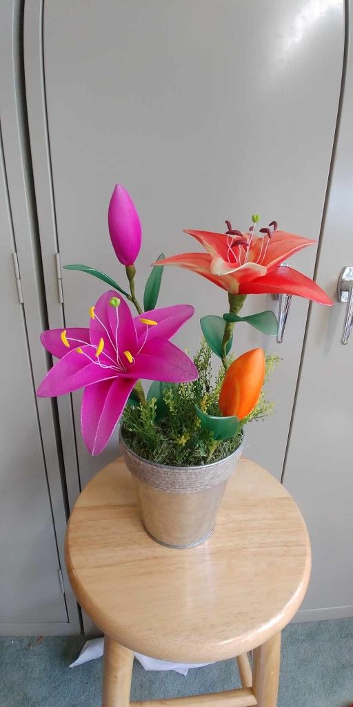 NEW Handmade Lilies Flower Pot. $30.