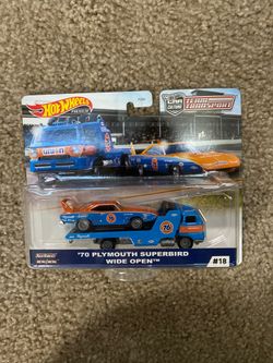 Hot Wheels Team Transport ‘70 PlyMouth Superbird Wide Open Car Culture Collection