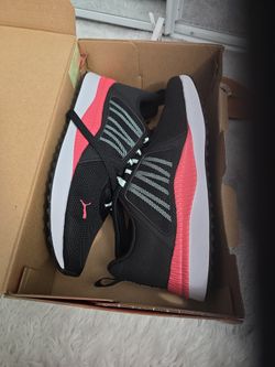 Womens Puma Shoes Size 7.5