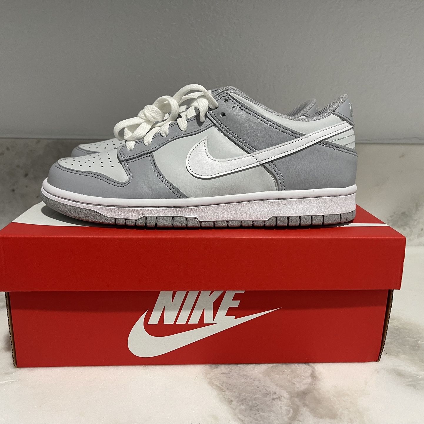 NIKE DUNK LOW (GS) Size 6.5Y “Two-Toned Grey” BRAND authentic NEW SNEAKERS