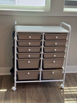 Rolling cart with side pockets
