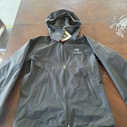 Arc’teryx Beta Jacket in Black Color