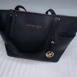 Michel Kors Large Pebbled Leather Accordion Tote Bag