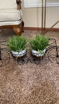 Decorative Planters with Bicycle Metal Stands – Set of 2