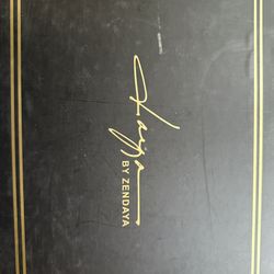 Soleofzendaya (send Offers)