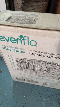 Evenflo indoor, outdoor play space play pen