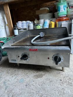 Toastmaster Pro 24" Electric Griddle w/ Thermostatic Controls - 3/4" Steel Plate