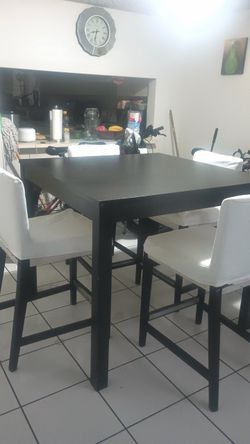 Free dining room table