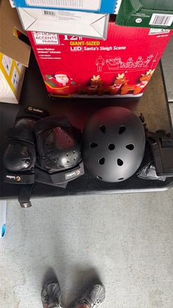 BLACK HELMET SET - $40 OBO