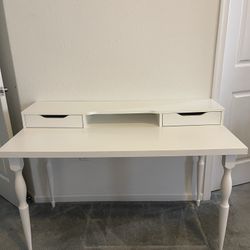 White Table/Desk With Drawers