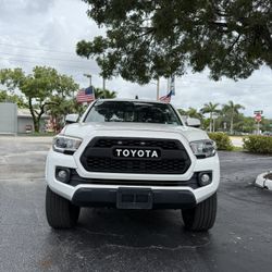 2017 TOYOTA TACOMA SR5 