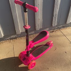 Three-Wheeled Pink Scooter With LED lights
