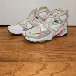 Nike LeBron 13 Easter 2016 Mens Size 9.5 White and Bright Blue Green Orange 