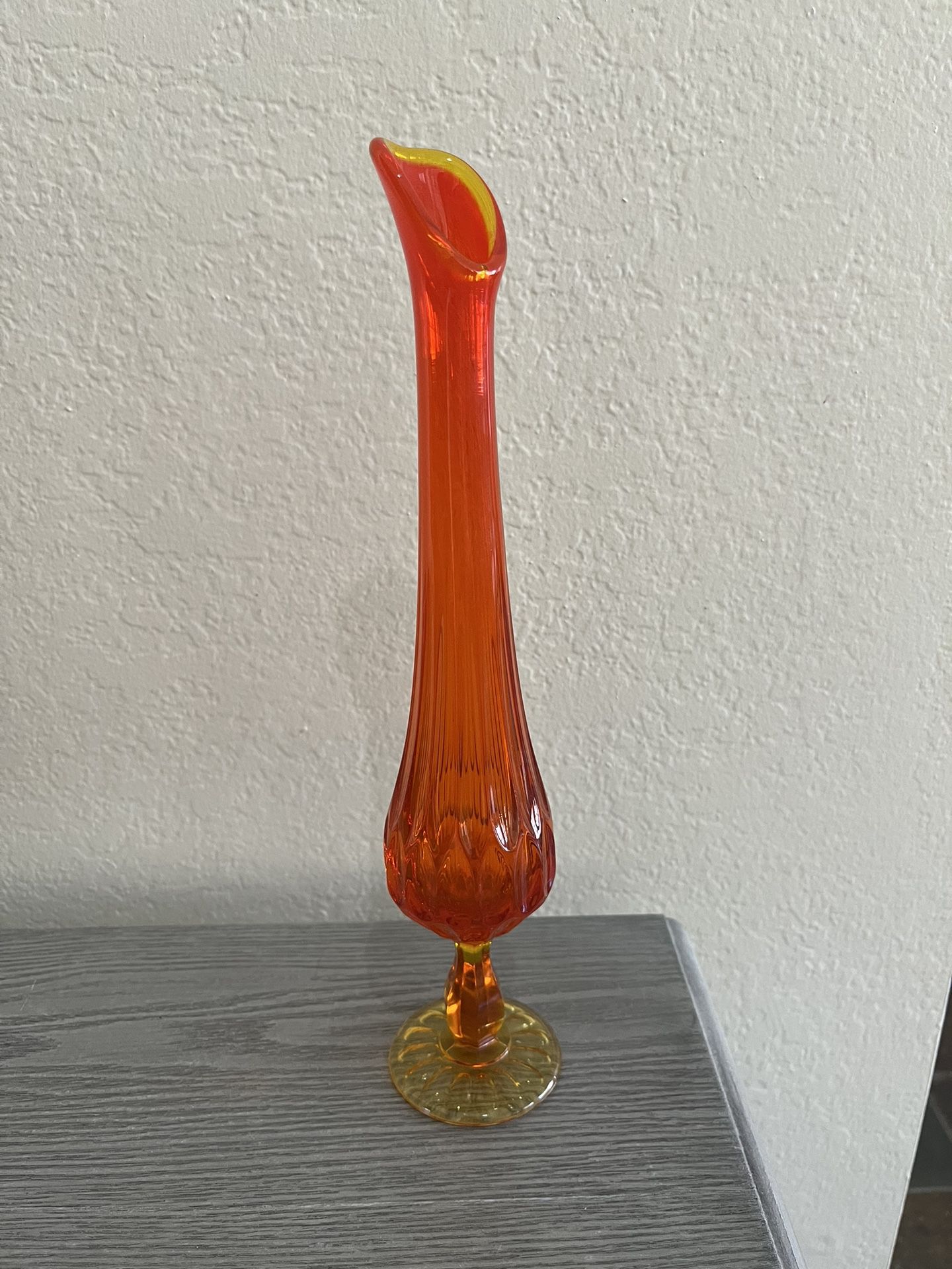 Amberina Glass Bud Swung Vase Drop Swirled Top Vintage 11.5”