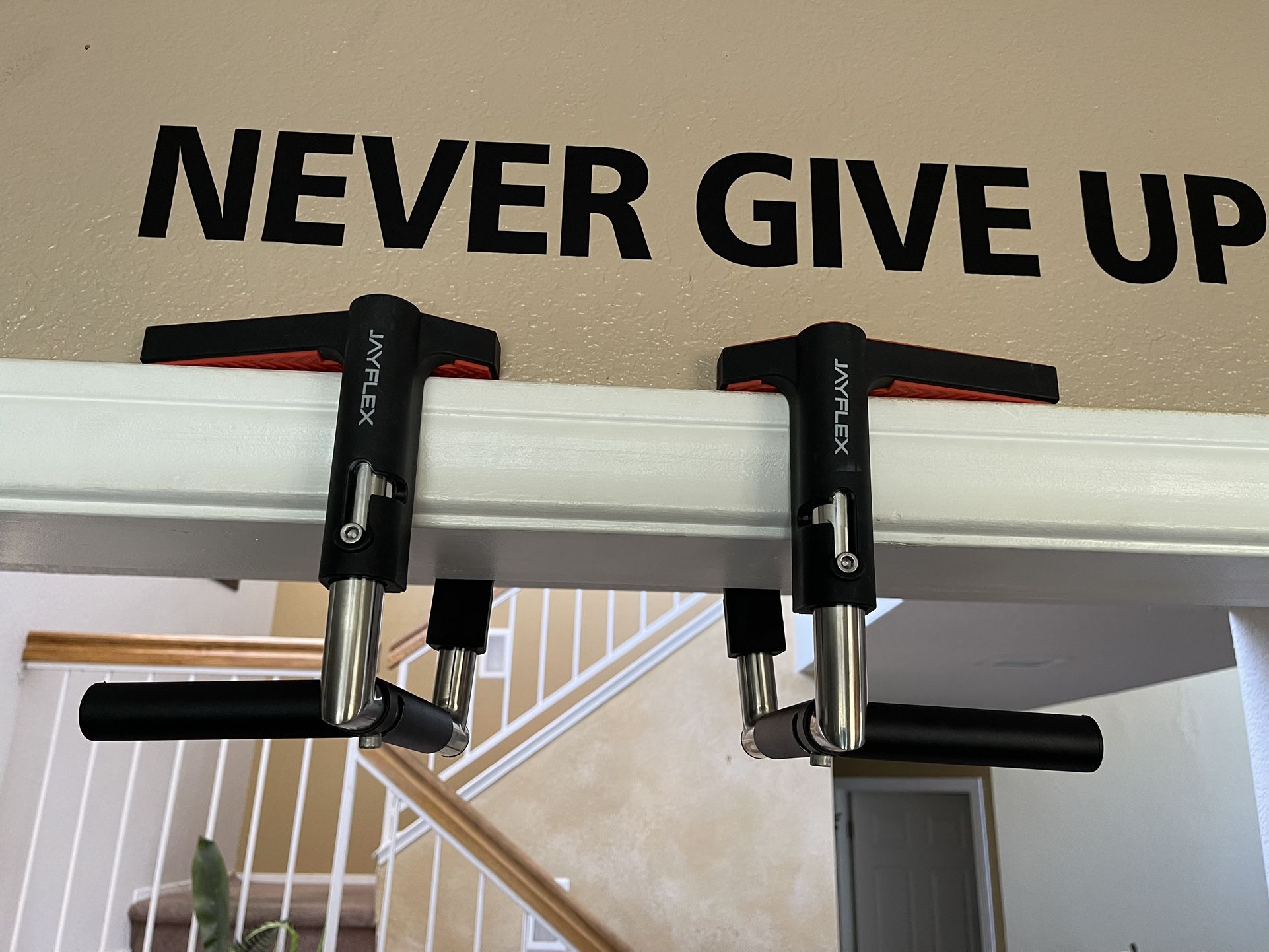 Jayflex Fitness - CrossGrips - Door Pull-up Bar Handles - Doorframe Pullup Bar - Home and Travel Doorway Gym - Smart Clamp Adjustable - Portable