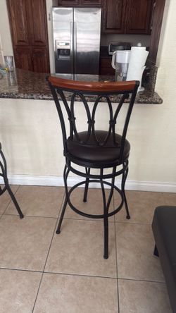 Set of 4 bar stools