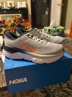NEW LADIES HOKA SIZE 9D
