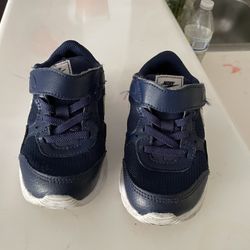 Blue Toddler Nike Sneaker 2-3
