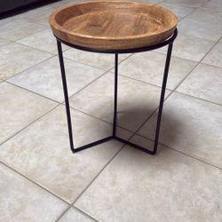 SMALL TABLE OR PLANT HOLDER 