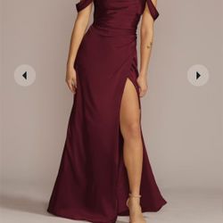 Davids Bridal Bridesmaid Dress Never Worn Size 6 Wine Color