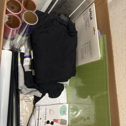 CRICUT STARTER KIT - SHIRTS  & MORE