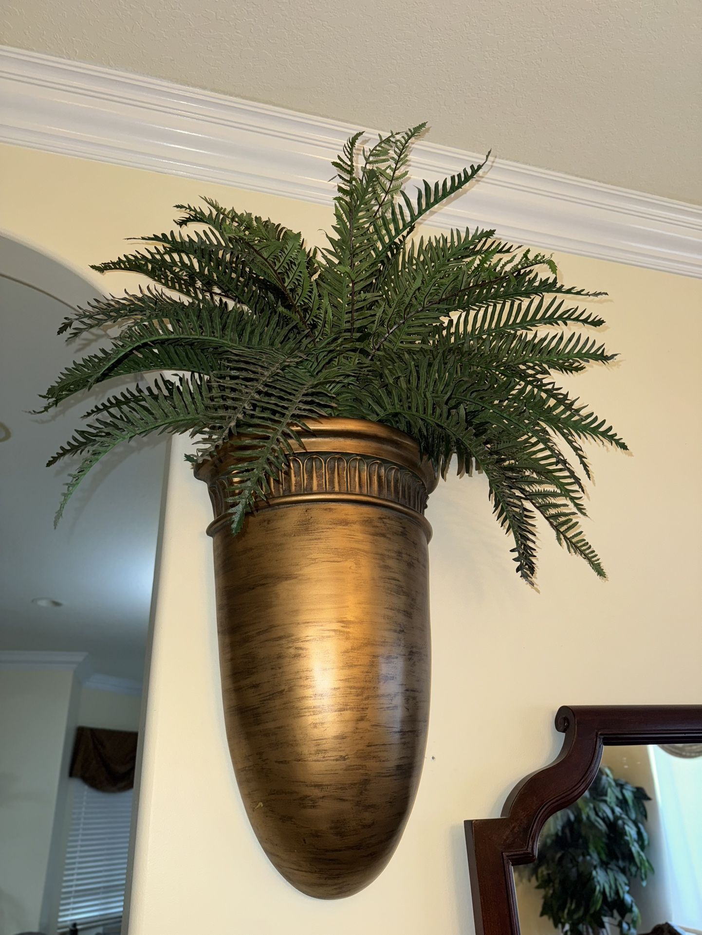 Set of 2 Wall Mounted Decorative Urns with Ferns – Bronze Finish