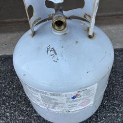 1/2 Full 20 Gallon Propane Tank
