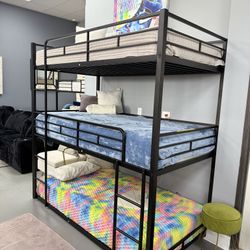 🖤 Black Triple Bunk Bed – Brand New! 🖤