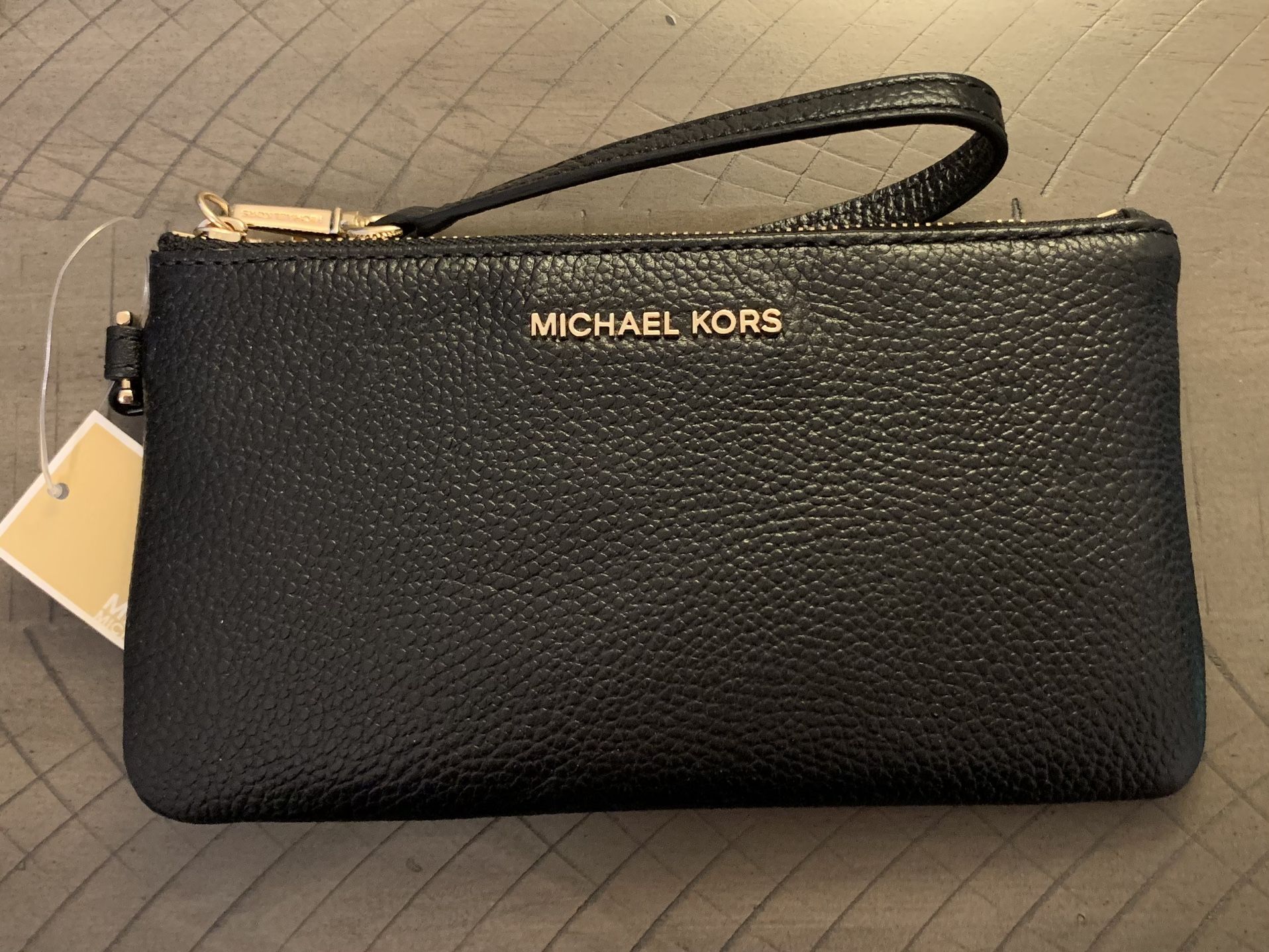 NWT Michael Kors Black Jet Set Medium Wristlet Style 32S0GJ6W2L
