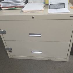 File Cabinet Good Shape Can Lock Up Secure 