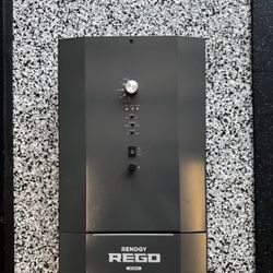 RV Solar Inverter 3000watt. Renogy. 
