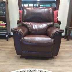 Beautiful, (La-Z-Boy) Chair.