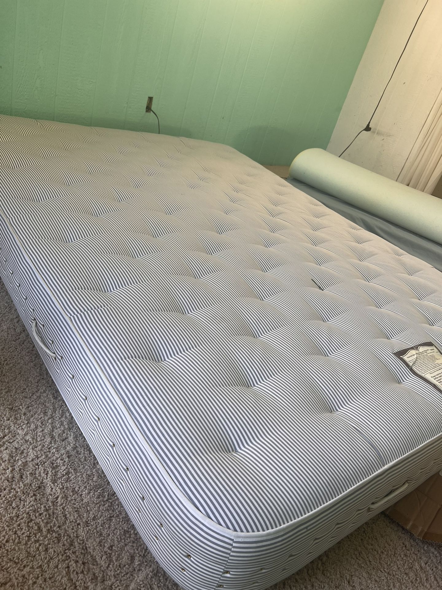 Queen Size Bed With Frame